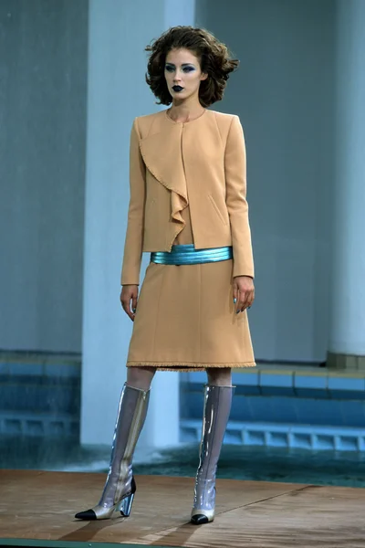 Look 11